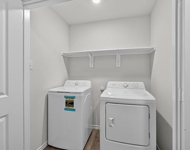 1121 Southfield Drive - Photo Thumbnail 18