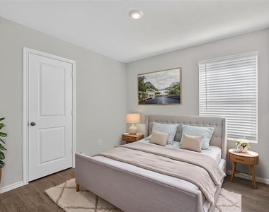 1121 Southfield Drive - Photo Thumbnail 20