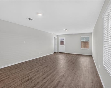 1121 Southfield Drive - Photo Thumbnail 10