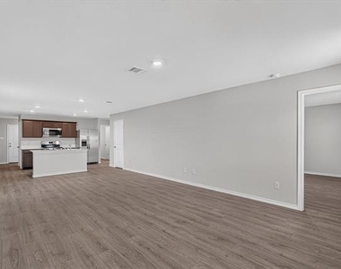 1121 Southfield Drive - Photo Thumbnail 3