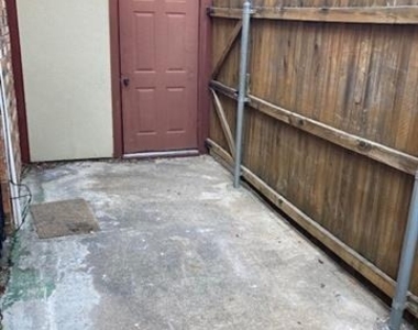 1819 E Grauwyler Road - Photo Thumbnail 12