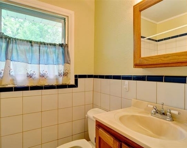 1110 Wade Hampton Street - Photo Thumbnail 16
