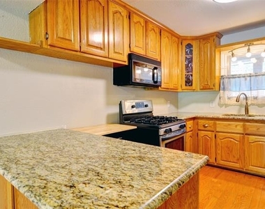 1110 Wade Hampton Street - Photo Thumbnail 8
