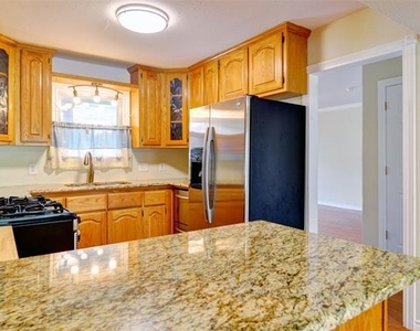 1110 Wade Hampton Street - Photo Thumbnail 9