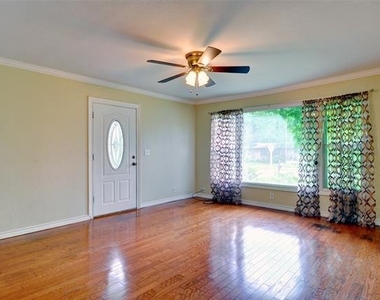 1110 Wade Hampton Street - Photo Thumbnail 4