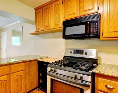 1110 Wade Hampton Street - Photo Thumbnail 10