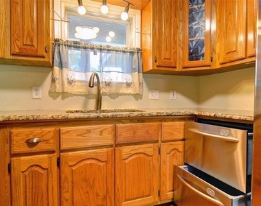 1110 Wade Hampton Street - Photo Thumbnail 11