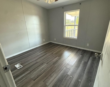 1484 County Road 490 - Photo Thumbnail 7