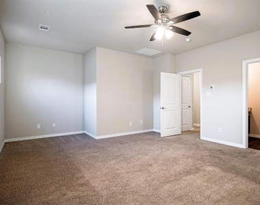 2708 Vine Court - Photo Thumbnail 11