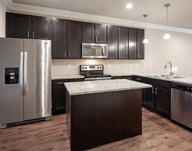 2708 Vine Court - Photo Thumbnail 6