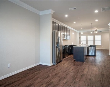 2708 Vine Court - Photo Thumbnail 7