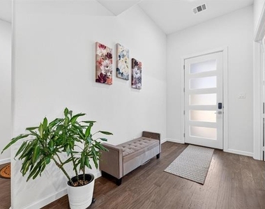 4000 Nightingale Street - Photo Thumbnail 5