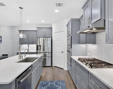 4000 Nightingale Street - Photo Thumbnail 10