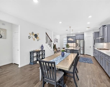 4000 Nightingale Street - Photo Thumbnail 11