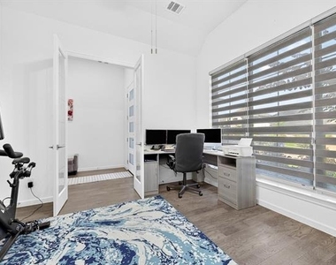 4000 Nightingale Street - Photo Thumbnail 4