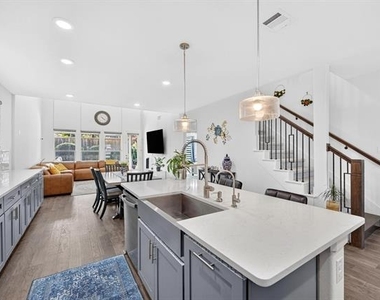 4000 Nightingale Street - Photo Thumbnail 9