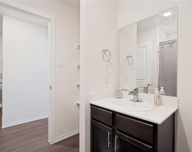 3413 Perman Drive - Photo Thumbnail 17