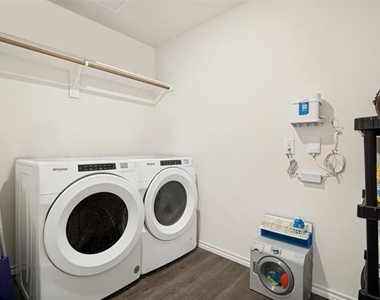 3413 Perman Drive - Photo Thumbnail 20