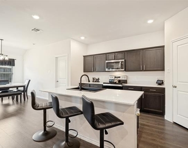 3413 Perman Drive - Photo Thumbnail 8