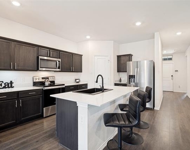 3413 Perman Drive - Photo Thumbnail 6