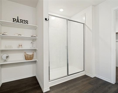 3413 Perman Drive - Photo Thumbnail 12