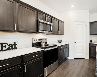 3413 Perman Drive - Photo Thumbnail 7