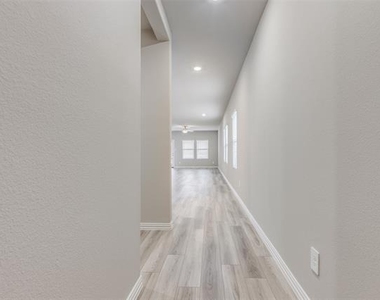 4805 Everly Court - Photo Thumbnail 3