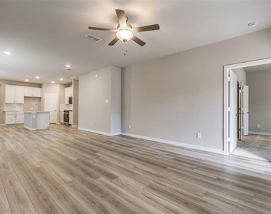 4805 Everly Court - Photo Thumbnail 9