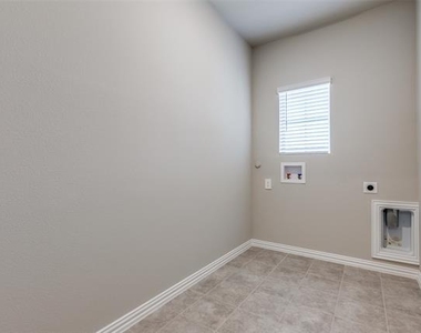 4805 Everly Court - Photo Thumbnail 21