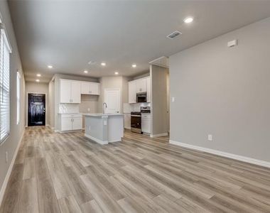 4805 Everly Court - Photo Thumbnail 8