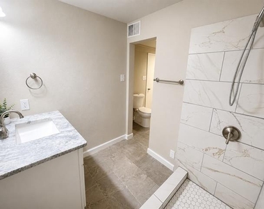 409 Jefferson Avenue - Photo Thumbnail 8