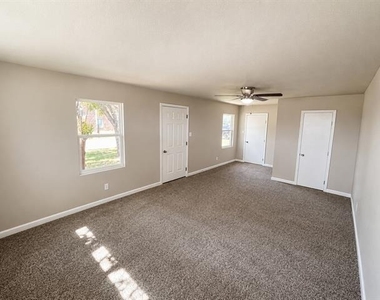 409 Jefferson Avenue - Photo Thumbnail 15