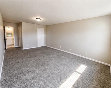 409 Jefferson Avenue - Photo Thumbnail 10