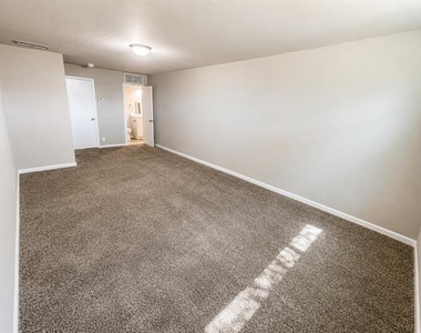 409 Jefferson Avenue - Photo Thumbnail 16