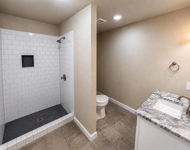 409 Jefferson Avenue - Photo Thumbnail 11