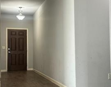 1128 Foxtail Drive - Photo Thumbnail 6