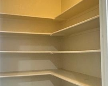 1128 Foxtail Drive - Photo Thumbnail 18
