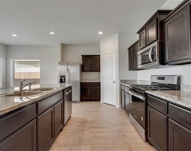 9704 New Bern Drive - Photo Thumbnail 7