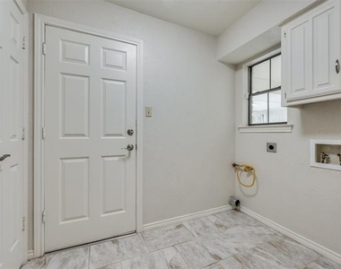 6905 Chevy Chase - Photo Thumbnail 17