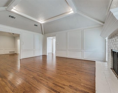6905 Chevy Chase - Photo Thumbnail 5
