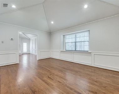 6905 Chevy Chase - Photo Thumbnail 7