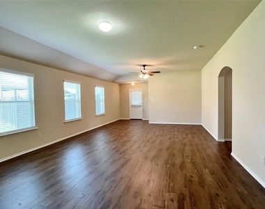 222 Thoroughbred Street - Photo Thumbnail 2