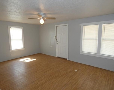 1241 Houston Street - Photo Thumbnail 3