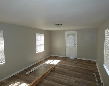 1241 Houston Street - Photo Thumbnail 9