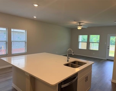 6212 Chickney Drive - Photo Thumbnail 10