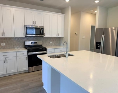 6212 Chickney Drive - Photo Thumbnail 4
