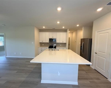 6212 Chickney Drive - Photo Thumbnail 6