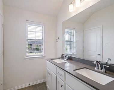 1028 Emil Place - Photo Thumbnail 18
