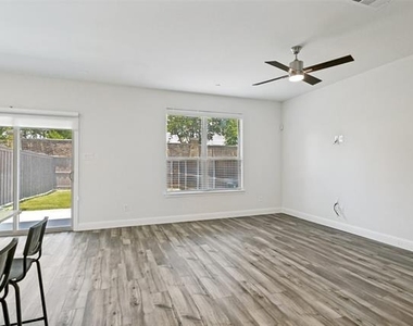 1028 Emil Place - Photo Thumbnail 11