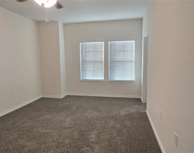 2236 Lasso Court - Photo Thumbnail 9
